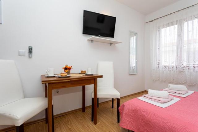 Apartments Marinko Baška Eksteriør billede