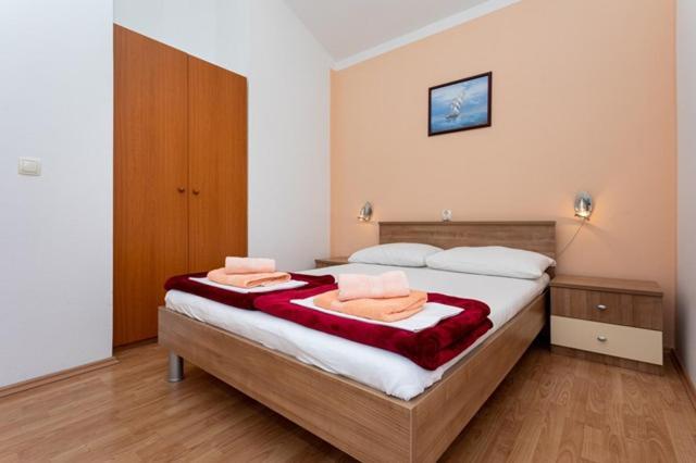 Apartments Marinko Baška Eksteriør billede