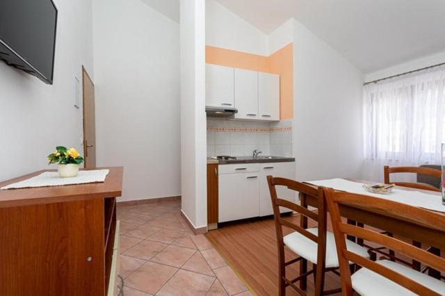 Apartments Marinko Baška Eksteriør billede