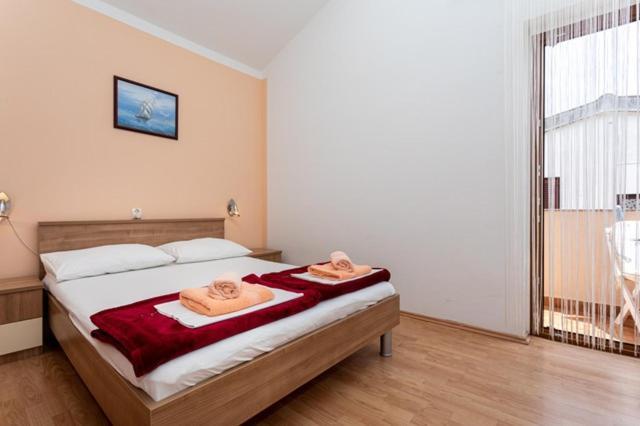 Apartments Marinko Baška Eksteriør billede